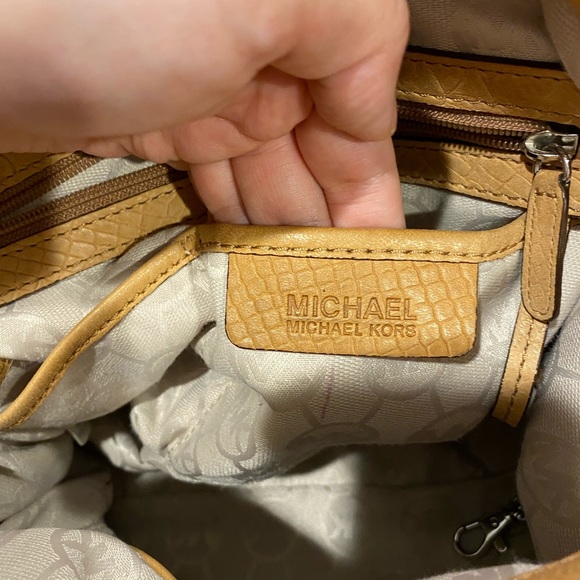 Michael Kors Purse - Picture 4 of 4
